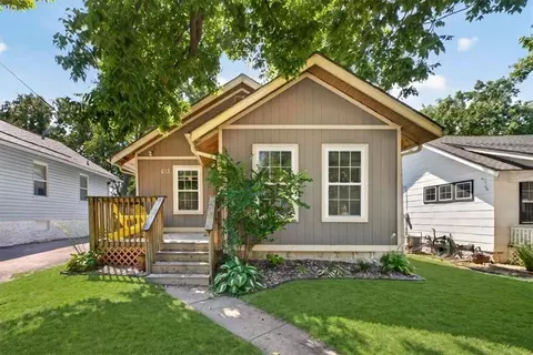615 W 77th St, Kansas City, MO 64114