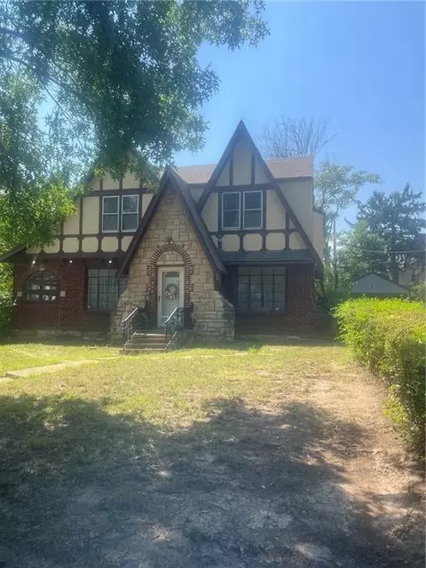 1201 W Gregory Blvd, Kansas City, MO 64114