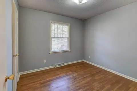 Bedroom - 3913 S Milton Dr, Independence, MO 64055 photo 5 of 6