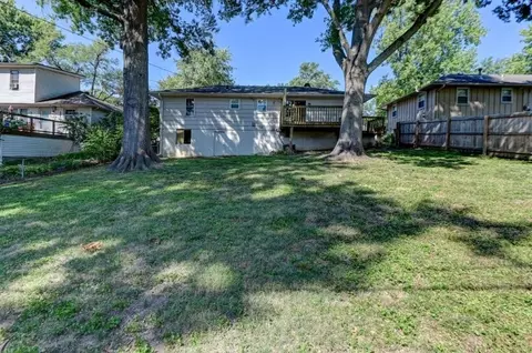 Exterior - 3913 S Milton Dr, Independence, MO 64055 photo 11 of 11
