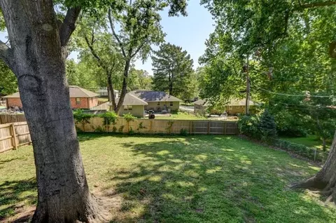 Exterior - 3913 S Milton Dr, Independence, MO 64055 photo 5 of 11