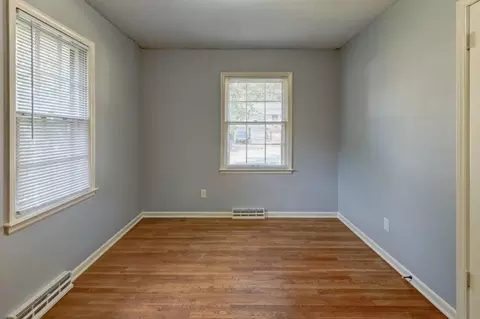 Bedroom - 3913 S Milton Dr, Independence, MO 64055 photo 4 of 6
