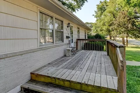 Exterior - 3913 S Milton Dr, Independence, MO 64055 photo 6 of 11