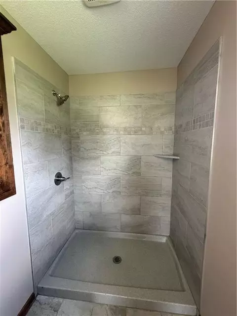 Bath - 203 Valley St, Lathrop, MO 64465 photo 3 of 5