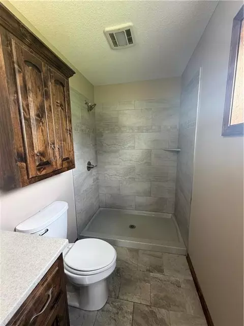 Bath - 203 Valley St, Lathrop, MO 64465 photo 2 of 5
