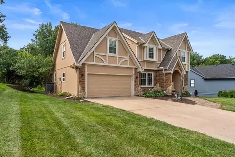 3907 73rd St, Kansas City, MO 64151