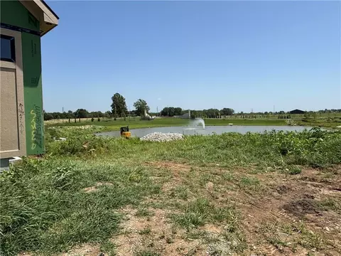 9702 W 175th Ter, Overland Park, KS 66221
