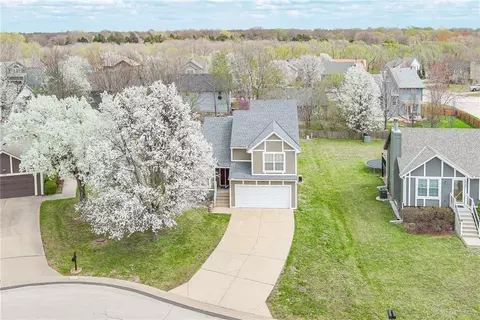 View/Area - 944 N Pine St, Olathe, KS 66061 photo 2 of 4