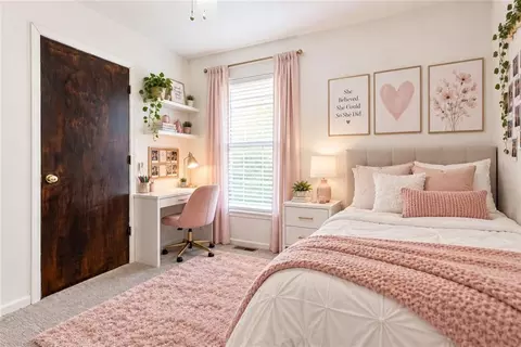 Bedroom - 944 N Pine St, Olathe, KS 66061 photo 3 of 6