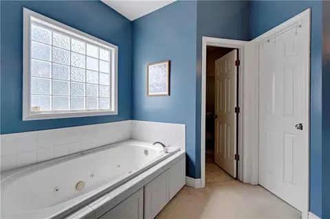 Bath - 826 Trailway Dr, Raymore, MO 64083 photo 1 of 4