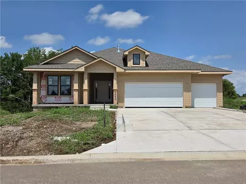 2240 W Wabash St, Olathe, KS 66061