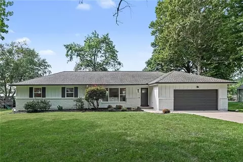 3515 W 93rd St, Leawood, KS 66206