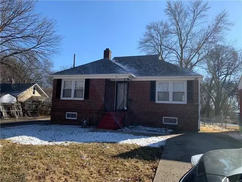 791 Ohio St, Leavenworth, KS 66048