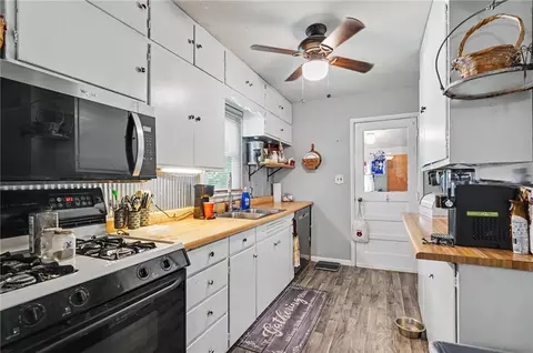 Kitchen - 528 Whitfield St, Lecompton, KS 66050 photo 1 of 2