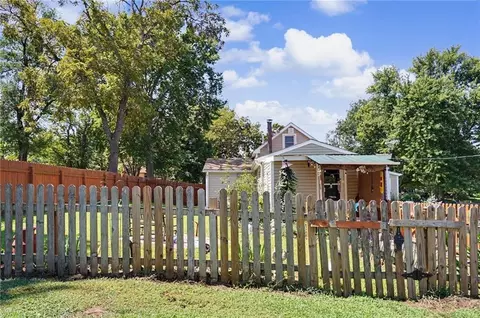 Exterior - 528 Whitfield St, Lecompton, KS 66050 photo 8 of 10