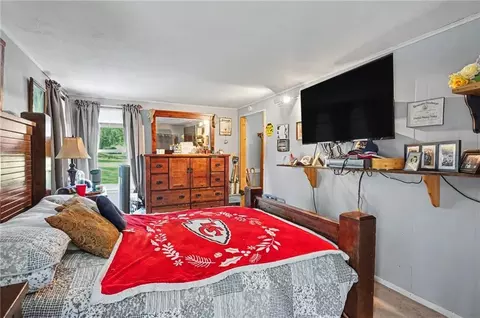 Bedroom - 528 Whitfield St, Lecompton, KS 66050 photo 2 of 5