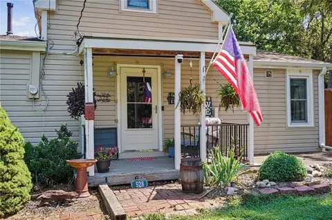 Exterior - 528 Whitfield St, Lecompton, KS 66050 photo 5 of 10
