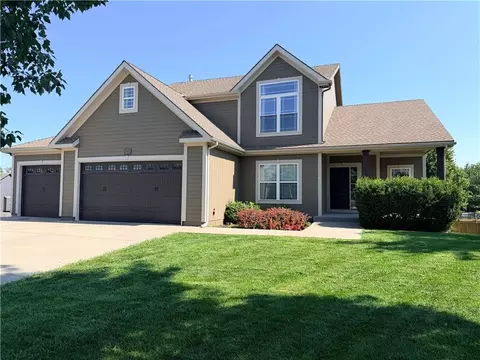 11211 N Richmond Ct, Kansas City, MO 64157