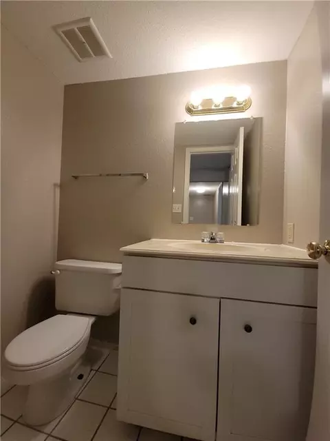 Bath - 205 NE Westwind Dr, Lees Summit, MO 64086 photo 4 of 5