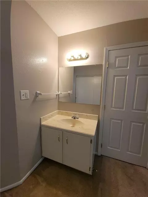 Bath - 205 NE Westwind Dr, Lees Summit, MO 64086 photo 1 of 5