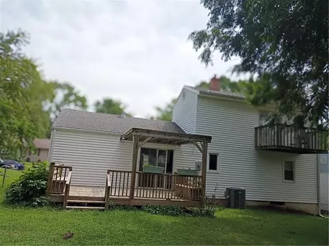 Exterior - 4008 S Pleasant St, Independence, MO 64055 photo 7 of 8