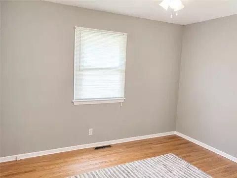 Bedroom - 4008 S Pleasant St, Independence, MO 64055 photo 4 of 5