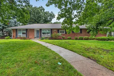 2800 W 91st St, Leawood, KS 66206