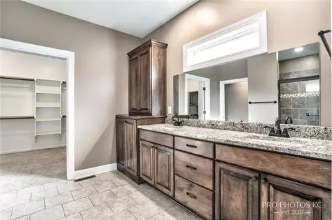 Bath - 2003 Creek View Ln, Raymore, MO 64083 photo 1 of 3
