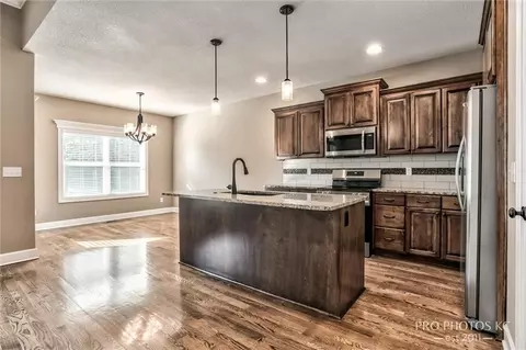 Kitchen - 2003 Creek View Ln, Raymore, MO 64083 photo 2 of 3