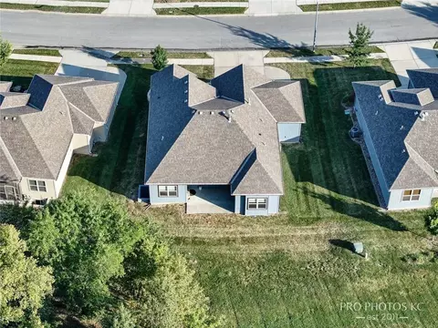 View/Area - 2003 Creek View Ln, Raymore, MO 64083 photo 6 of 7