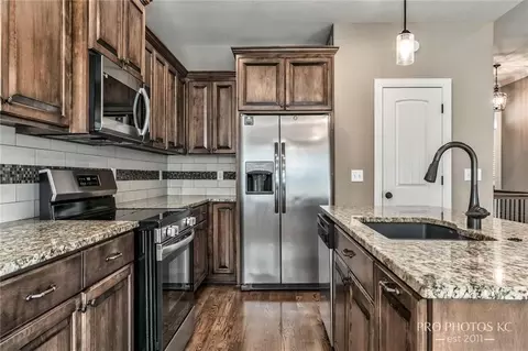Kitchen - 2003 Creek View Ln, Raymore, MO 64083 photo 3 of 3