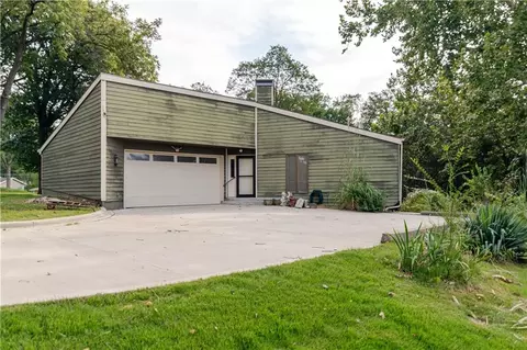 Exterior - 1406 N St, Atchison, KS 66002 photo 23 of 25