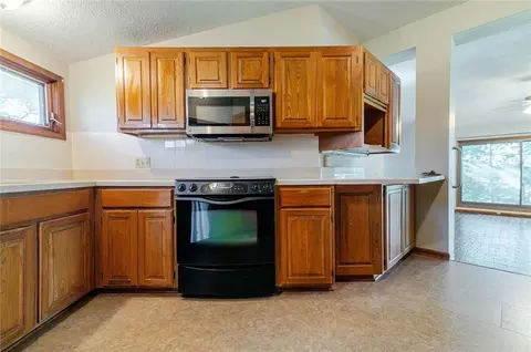 Kitchen - 1406 N St, Atchison, KS 66002 photo 3 of 4