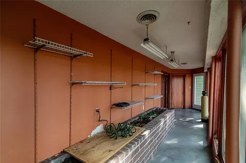 Entry Way - 1406 N St, Atchison, KS 66002 photo 6 of 6