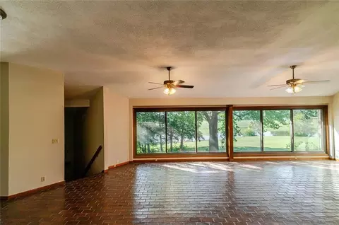 Living - 1406 N St, Atchison, KS 66002 photo 9 of 9