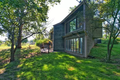 Exterior - 1406 N St, Atchison, KS 66002 photo 4 of 25