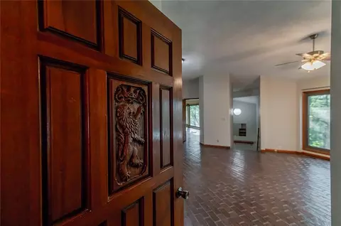 Entry Way - 1406 N St, Atchison, KS 66002 photo 2 of 6