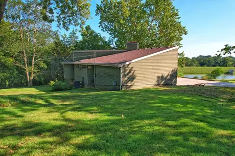 Exterior - 1406 N St, Atchison, KS 66002 photo 3 of 25