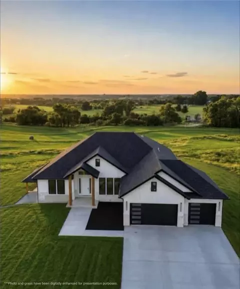 22663 Cherry Tree Ln, Sedalia, MO 65301