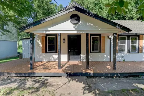 6212 Eugene Field Rd, Kansas City, MO 64119