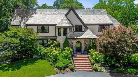1235 W 57 Ter, Kansas City, MO 64113