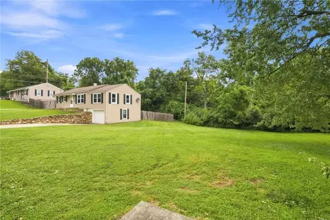1711 N Hocker St, Independence, MO 64050