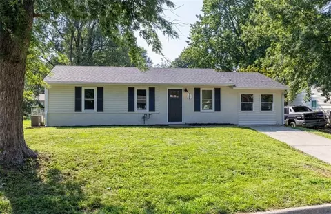 3304 Chippewa Ln, Saint Joseph, MO 64503