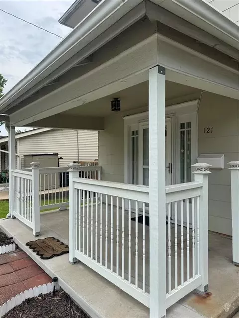 121 S Myrtle Ave, Excelsior Springs, MO 64024
