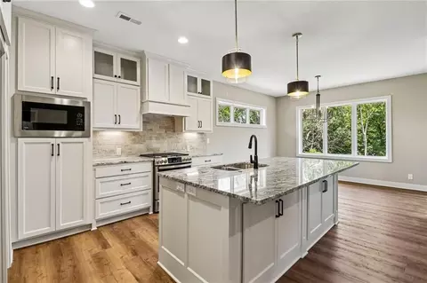 Kitchen - 12215 S Eagle Crest Dr, Lees Summit, MO 64086 photo 2 of 4