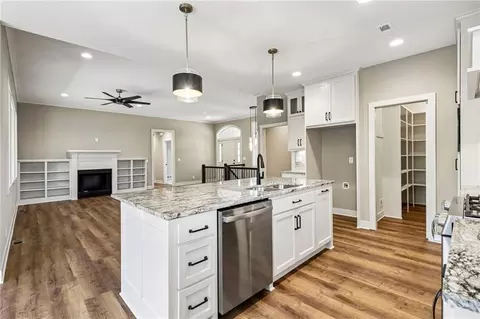 Kitchen - 12215 S Eagle Crest Dr, Lees Summit, MO 64086 photo 4 of 4