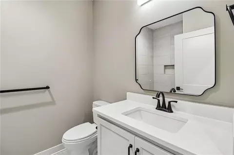 Bath - 12215 S Eagle Crest Dr, Lees Summit, MO 64086 photo 1 of 2