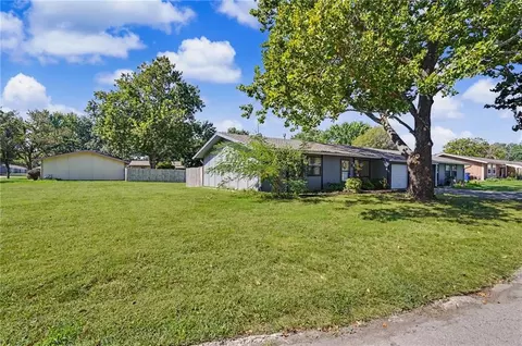Exterior - 3210 Rainier Dr, Lawrence, KS 66047 photo 3 of 6