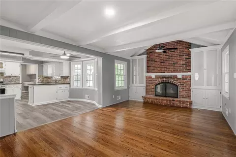 Living - 7106 E 127th St, Grandview, MO 64030 photo 4 of 6