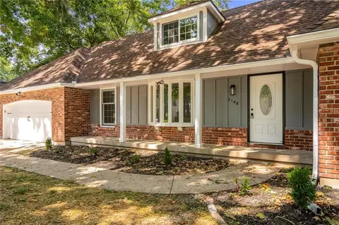 Exterior - 7106 E 127th St, Grandview, MO 64030 photo 3 of 6